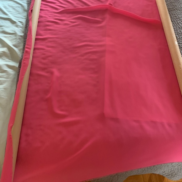 PLEATED GEORGETTE Unique yardage/ RASPBERRY PINK - Picture 11 of 11